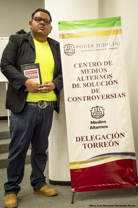 18082019 El Mtro. en Derecho Luis Fernando Hernández Rivera, quien durante todo el curso tuvo una gran participación y destreza para las prácticas de Mediación, está buscando integrarse a este equipo de trabajo.