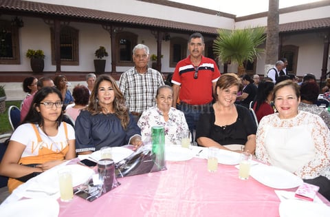 17082019 Luis Gómez, Enrique Contreras, Graciela Ramírez, Josefina Castillo, Lupita Zapata, Juanita Zapata y Martha.