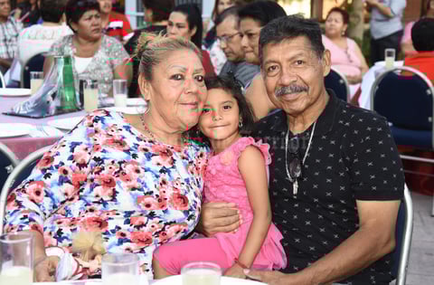 17082019 Susana, Ivanna y Roberto.
