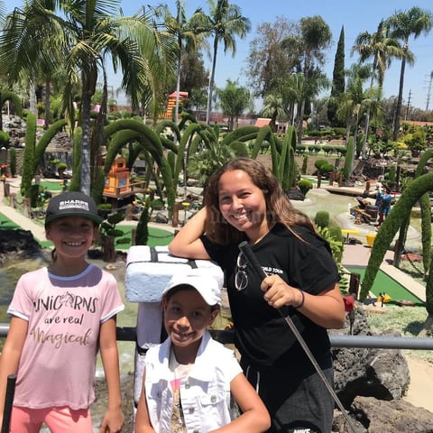19082019 DE VACACIONES.  Mireya, Daniela y Luisa González Balandran.