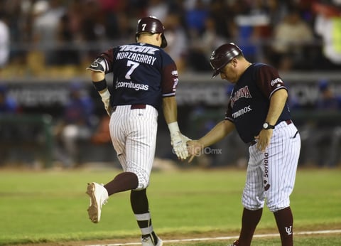 Momento histórico llegó en ese noveno rollo, ya que Carter conectó un monumental batazo por el izquierdo, su jonrón número 47 de la temporada, imponiendo récord de la LMB para un bateador derecho, superando al 'Supermán de Chihuahua' Héctor Espino, quien había pegado 46 bambinazos en 1964, tablazo que dejó cifras definitivas de 15 carreras por 6.