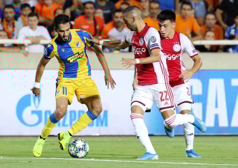 Ajax jugó los últimos 10 minutos con 10 hombres después que el defensa Noussair Mazraoui fue expulsado a los 80 minutos por una segunda tarjeta amarilla.