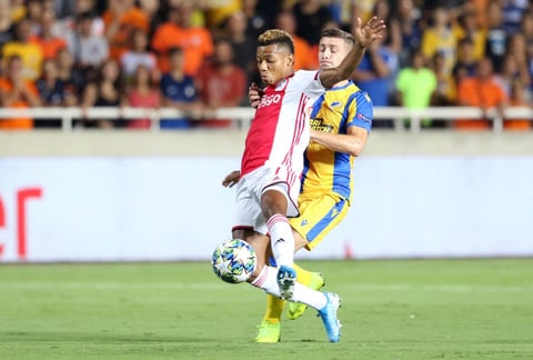 El venezolano Mario Rondón, del campeón rumano Cluj, estrelló un remate en el larguero y el penalti ejecutado por Billel Omrani fue detenido. Ya son seis años desde que un equipo de Rumania se clasificó a la fase grupal.
