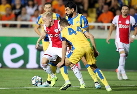 Ajax empata ante APOEL y se complica clasificación a Champions