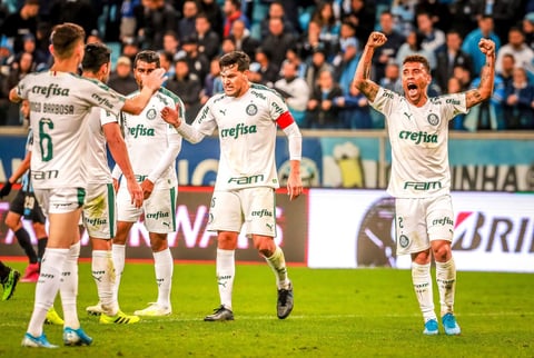 El Palmeiras dio un importante paso para llegar a la semifinal de la Copa Libertadores al vencer a domicilio, por 1-0, al también brasileño Gremio, en el partido de ida por los cuartos de final.