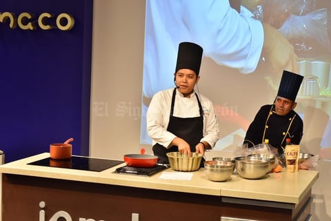 21082019 Los chefs invitados responden las preguntas de las asistentes.