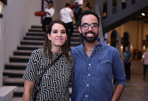 21082019 SE DIVIERTEN.  Olinka y José.