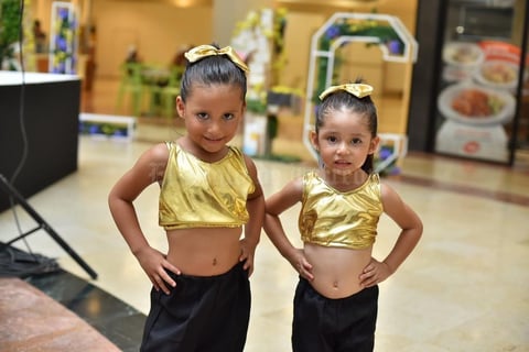 22082019 Renata y Regina.