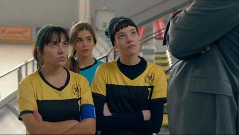 Las del hockey (20/09/2019)
Las integrantes de un equipo femenino de hockey buscan la victoria en la pista mientras tratan de sacar tiempo para el estudio, la familia y el amor.