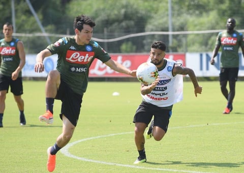 Desde principios de año el cuadro “partenopei” puso la mirada en Lozano Bahena y fue en este mercado de verano que pudo concretar el fichaje del futbolista, quien proviene del PSV Eindhoven, de la Liga de Holanda.