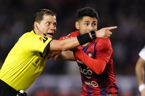 Al promediar el complemento, Carrizo derribó en el área a Exequiel Palacios y el árbitro marcó el segundo penal de la noche que Borré ejecutó con un cruzado de derecha.