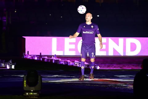 Fiorentina presenta a  Franck Ribéry, ante 12 mil aficionados