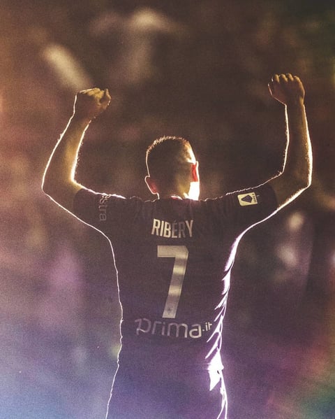 Fiorentina presenta a  Franck Ribéry, ante 12 mil aficionados