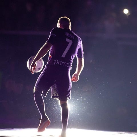 Fiorentina presenta a  Franck Ribéry, ante 12 mil aficionados