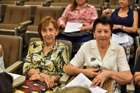 23082019 DISFRUTAN DE CLASE DE COCINA.   Coca y Laura.