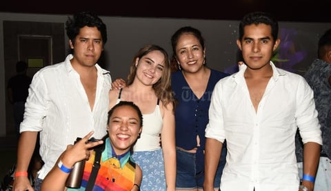 23082019 UNA NOCHE ENTRE AMIGOS.  Abraham, Liliana Santana, Jocelyn, Eduardo y Tania.