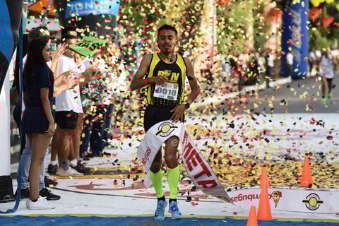 Corren la Gran Carrera Nacional 10 K Grupo SIMSA
