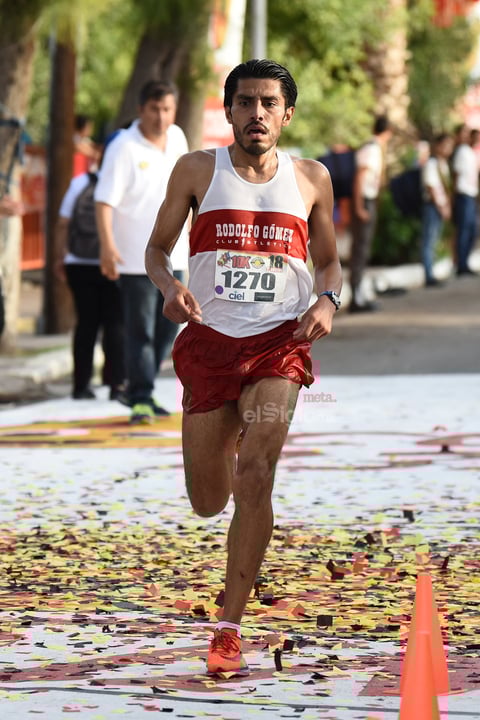 Corren la Gran Carrera Nacional 10 K Grupo SIMSA