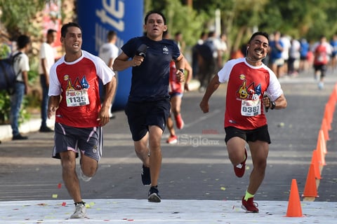 Corren la Gran Carrera Nacional 10 K Grupo SIMSA