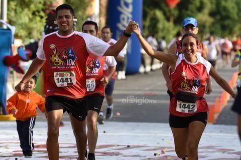 Corren la Gran Carrera Nacional 10 K Grupo SIMSA
