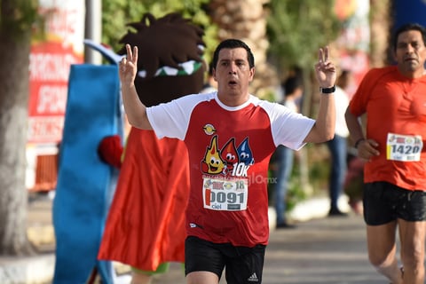 Corren la Gran Carrera Nacional 10 K Grupo SIMSA