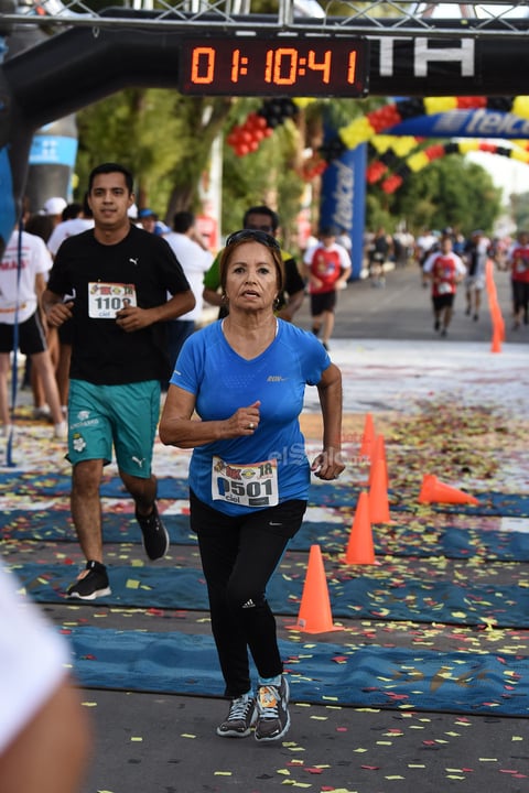 Corren la Gran Carrera Nacional 10 K Grupo SIMSA