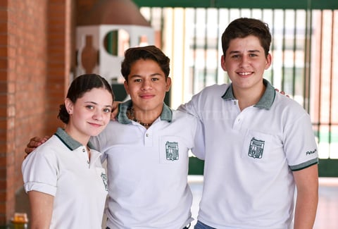 26082019 Daniela, Arturo y Bernardo.