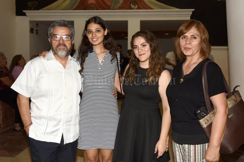 25082019 EN LA CAMERATA.  Gilberto, Rebeca, Gladys y Gladys.