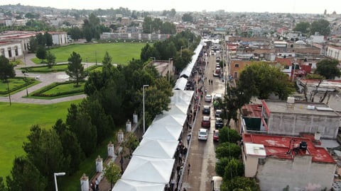 Desde antes de amanecer, decenas de vehículos comenzaron a circular la zona para dejar a los más de dos mil estudiantes que pertenecen a los diferentes niveles del CADI en esta ciudad.