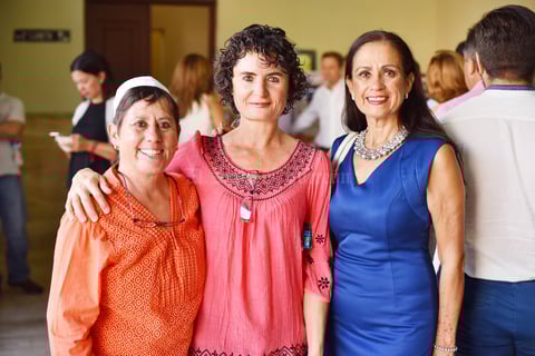 Ionne, Claudia y Maye.jpg