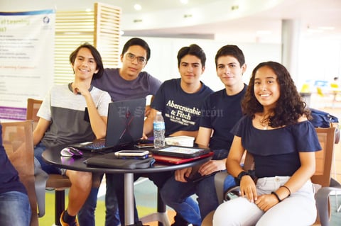 Julio, Víctor, Diego, Borja y Enevi.jpg