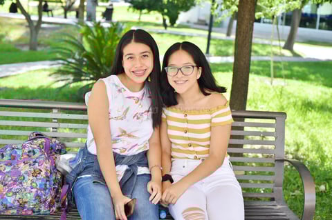 Sofía y Reina.jpg