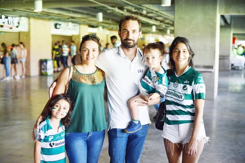 Allegra, Karen, Franco, Santi y Gianna.jpg