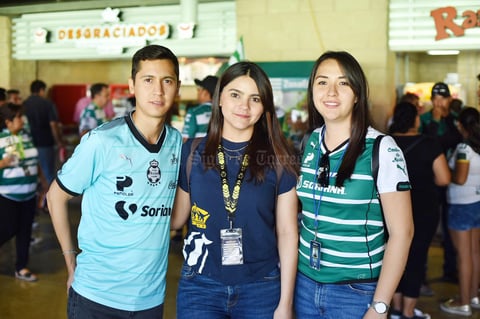Luis, Julia y Silvia.jpg