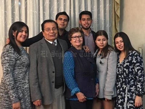 28082019 Alfonso y Mercedes con sus nietos Daniela, Cristopher, Gabriel, Samantha y Layla.