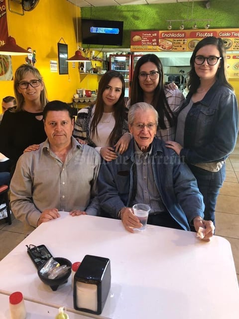 28082019 Martha, Diego, Felipe y sus nietas Ale, Gaby y Martha.
