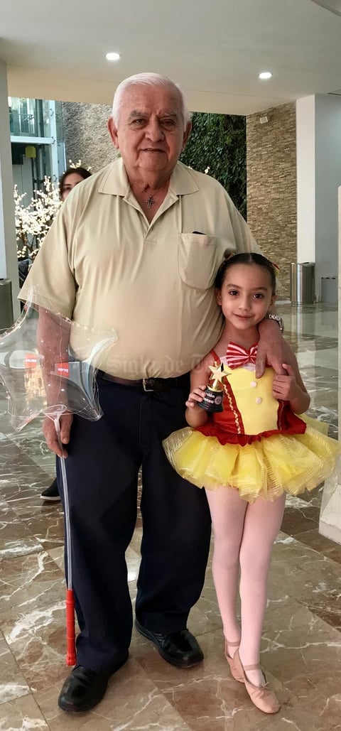 28082019 Jorge Rivera y su nieta Romina.