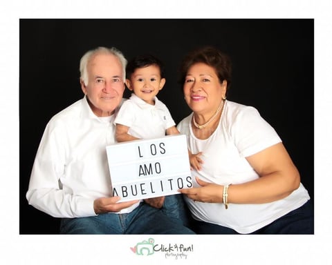 28082019 Francisco Javier Esparza, María de Jesús de Esparza y su nieto Mateo Emanuel Villalobos Esparza.