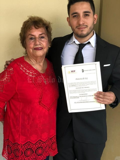 28082019 Micaela López Álvarez y su nieto Alex Hernández.