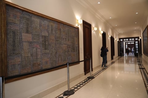 Carlos Molina precisó que todas las obras que se exhiben pertenecen a 1993, excepto 'Los volcanes', de Luis Nishizawa, que es de 1990.