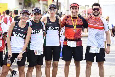 29082019 SU PASIóN ES CORRER.  Hilda, Marco, Liliana, Jorge y Galileo.
