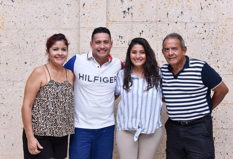 29082019 CELEBRACIóN DE CUMPLEAñOS.  Víctor César Cedillo disfrutó de un día muy especial en compañía de su hermana Rosa Cedillo y sus papás Eva de Cedillo y Víctor Cedillo González.