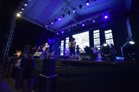 Duelo pone a cantar a los laguneros en la Feria de Torreón