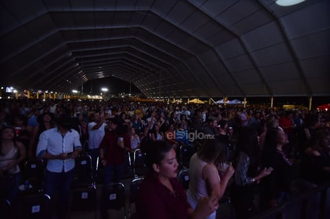 Duelo pone a cantar a los laguneros en la Feria de Torreón