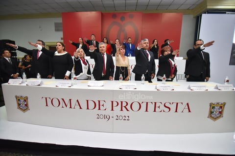 Vitela tomó protesta a Omar Castañeda como síndico municipal y a los regidores del Cabildo que le acompañará en la gestión 2019-2022.