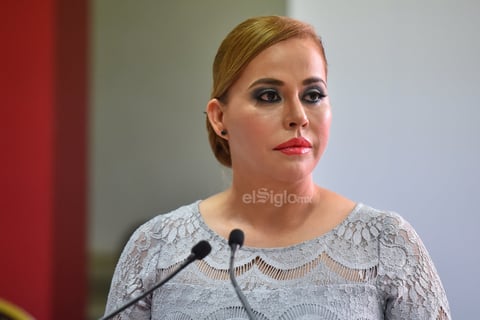 En su mensaje, Marina Vitela indicó a los gomezpalatinos que “amor con amor se paga” y aseguró que emprenderá la reconstrucción del “Gómez Palacio que todos anhelamos”.