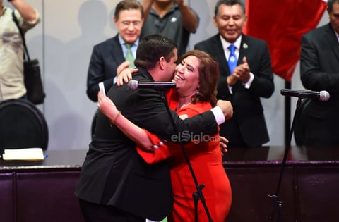 A esta ceremonia acudió el gobernador de Durango, José Rosas Aispuro Torres, así como exalcaldes, representantes de asociaciones civiles y empresarios de La Laguna de Durango y Coahuila, entre otros.