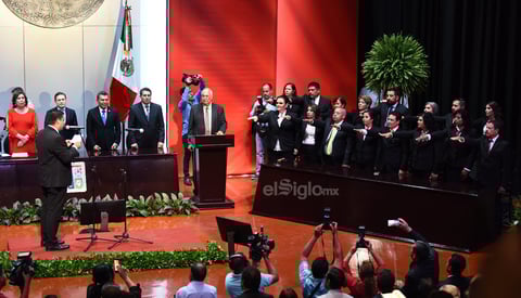 Homero Martínez toma protesta como alcalde de Lerdo