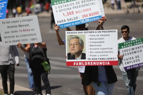 Señaló que el 'Poder Ejecutivo ya no interviene, como era costumbre, en las decisiones del Poder Legislativo y del Judicial (...) no se entremete tampoco en las decisiones de órganos autónomos (...) y se abstiene de interferir en la vida eterna de sindicatos y de partidos políticos'.