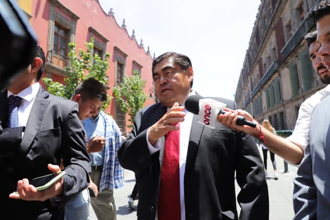 Reiteró que no tiene 'derecho a fallar' y que 'es una dicha enorme vivir en estos tiempos para servir a México', al tiempo que concluyó su discurso con un '¡Viva México!', que luego dio paso a los actos cívicos correspondientes con los que finalizó el acto.